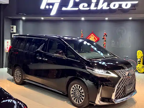 Lexus LM 2020