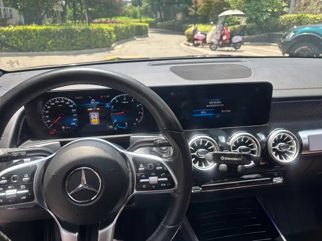 Mercedes-Benz GLB 2023 — фото 10