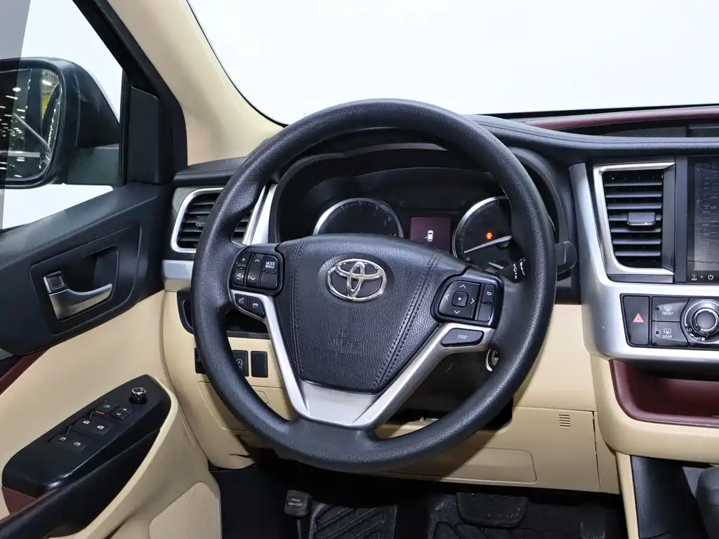 Toyota Highlander 2017 — фото 19