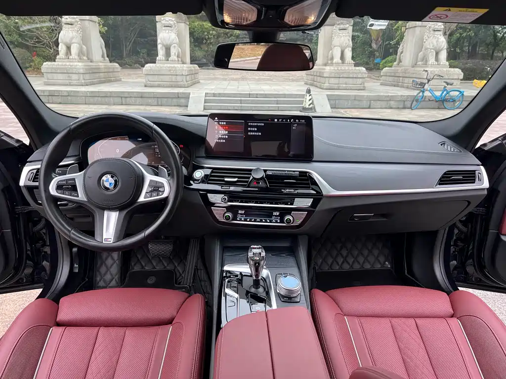 BMW 5 Series 2023 — фото 10