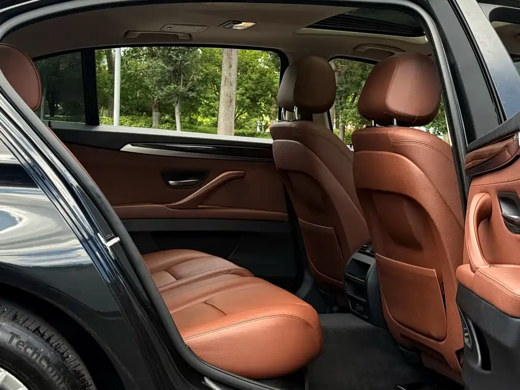BMW 5 Series 2016 — фото 13