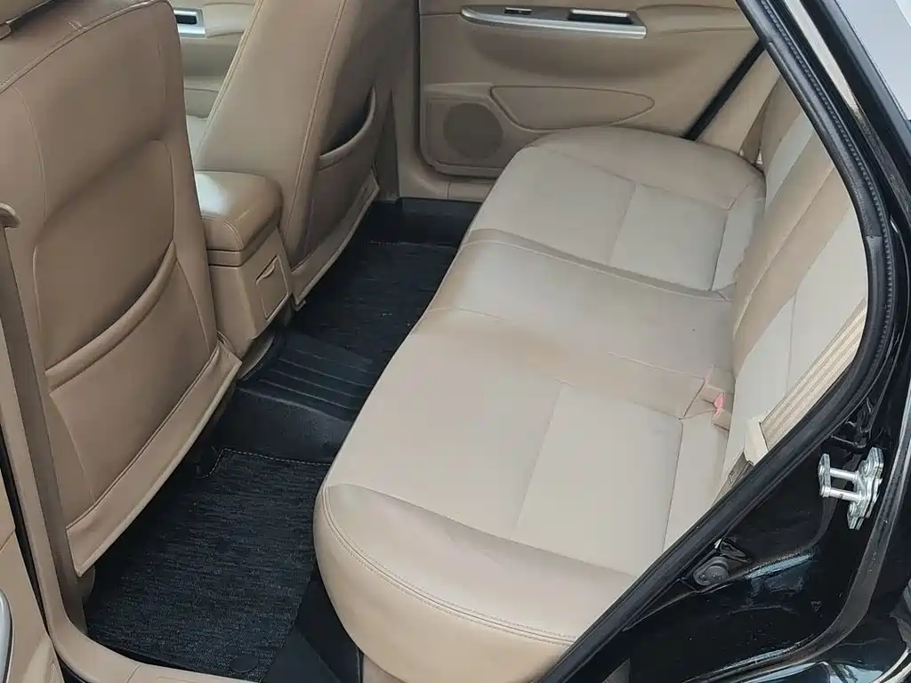 Buick Excelle 2015 — фото 11