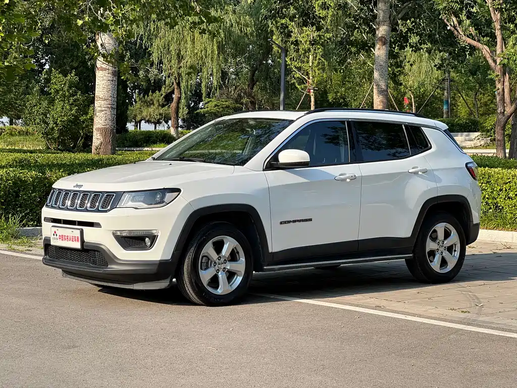 Jeep Compass 2017 — фото 1