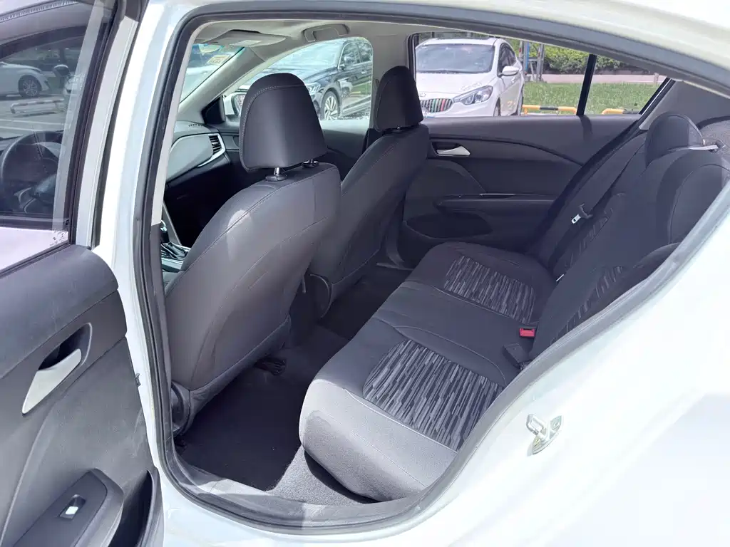 Chevrolet Cavalier 2018