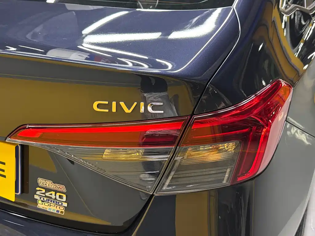 Honda Civic 2023 — фото 30