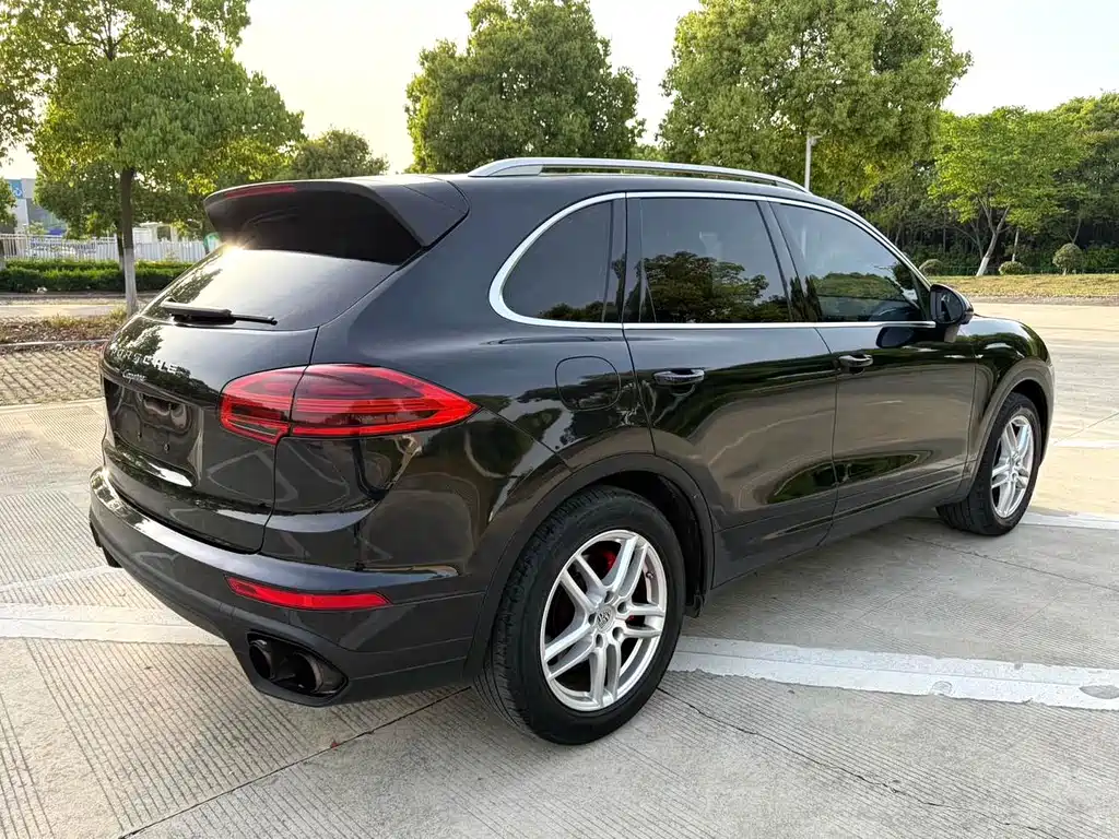 Porsche Cayenne 2016 — фото 16