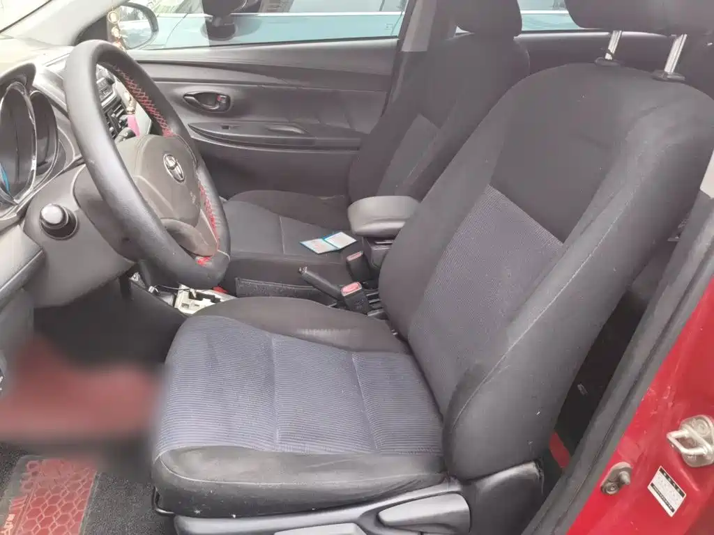 Toyota Yaris L 2014 — фото 11