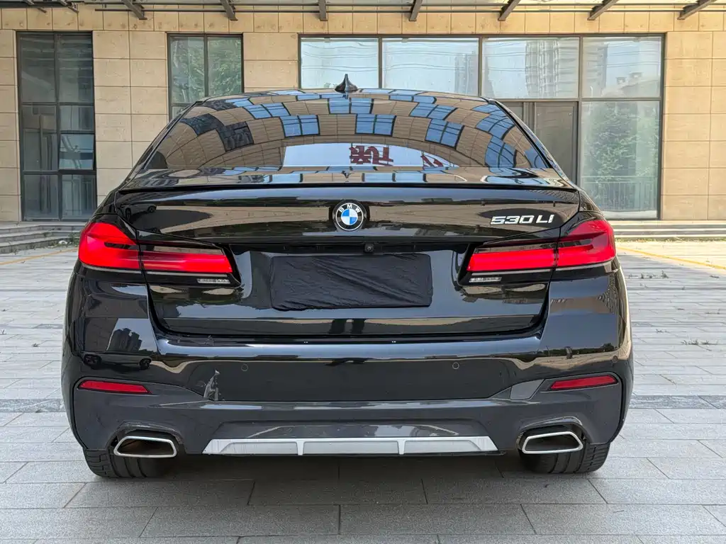 BMW 5 Series 2021 — фото 13