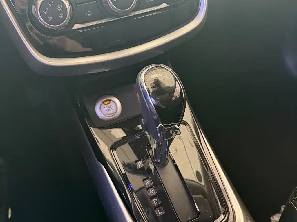 Nissan Tiida 2019 — фото 18