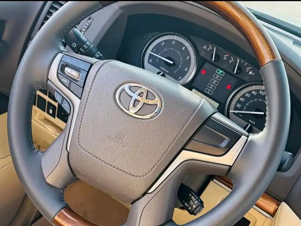 Toyota Land Cruiser 2018 — фото 6