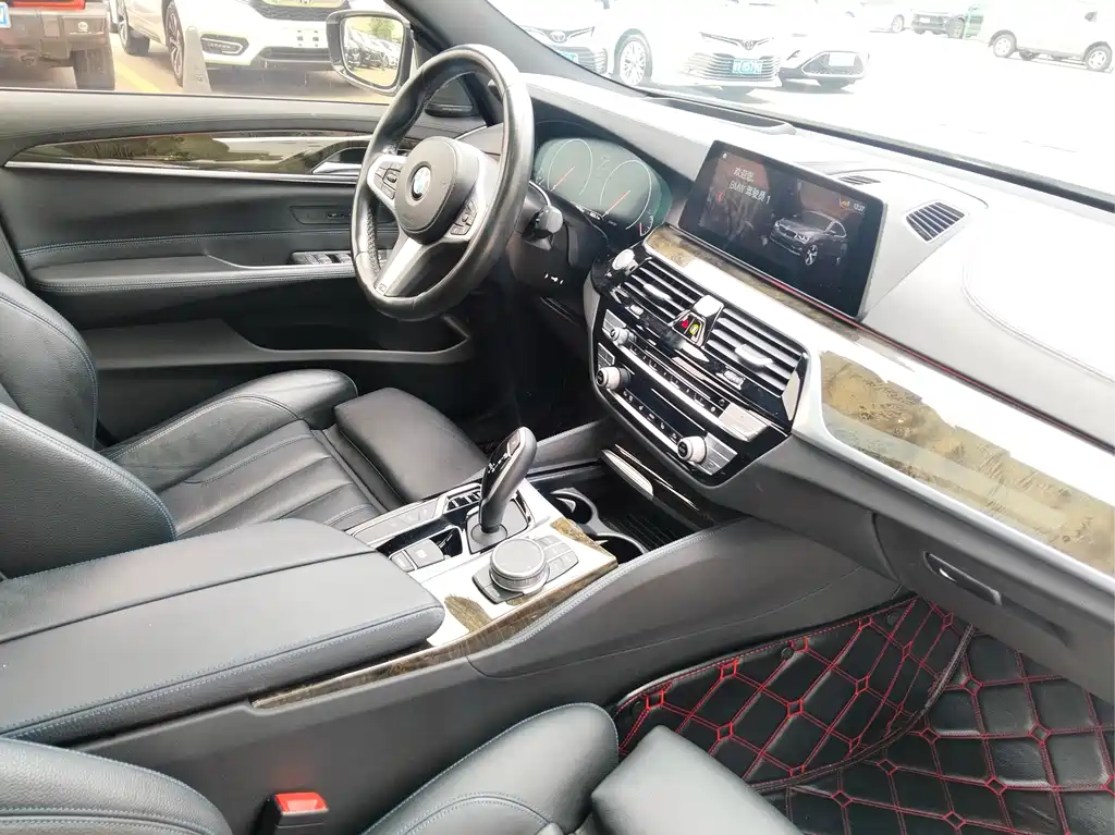 BMW 6 Series GT 2019 — фото 14