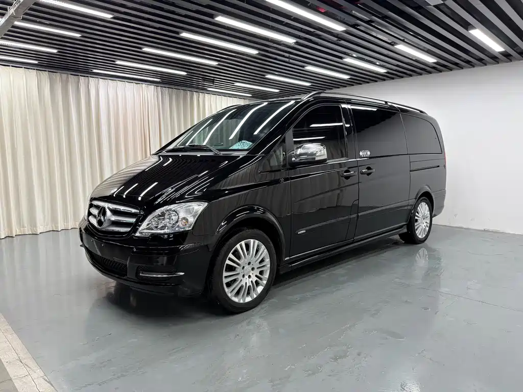 Mercedes-Benz Viano 2015 — фото 1