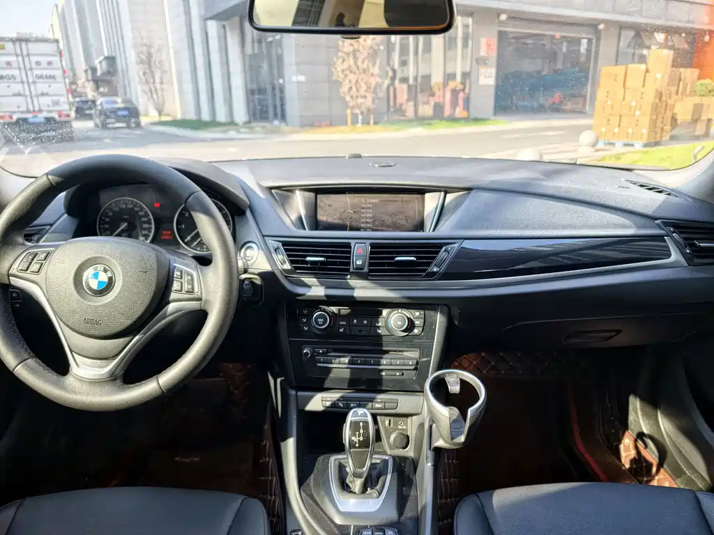 BMW X1 2016 — фото 16