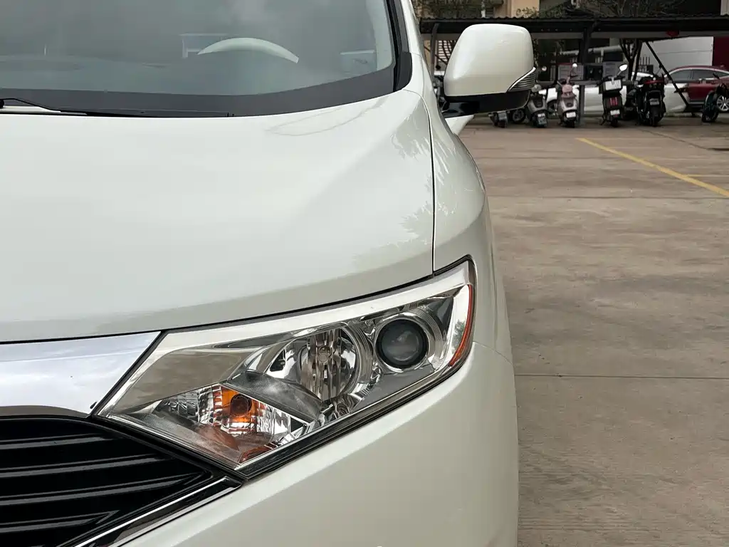 Nissan Quest 2014 — фото 2