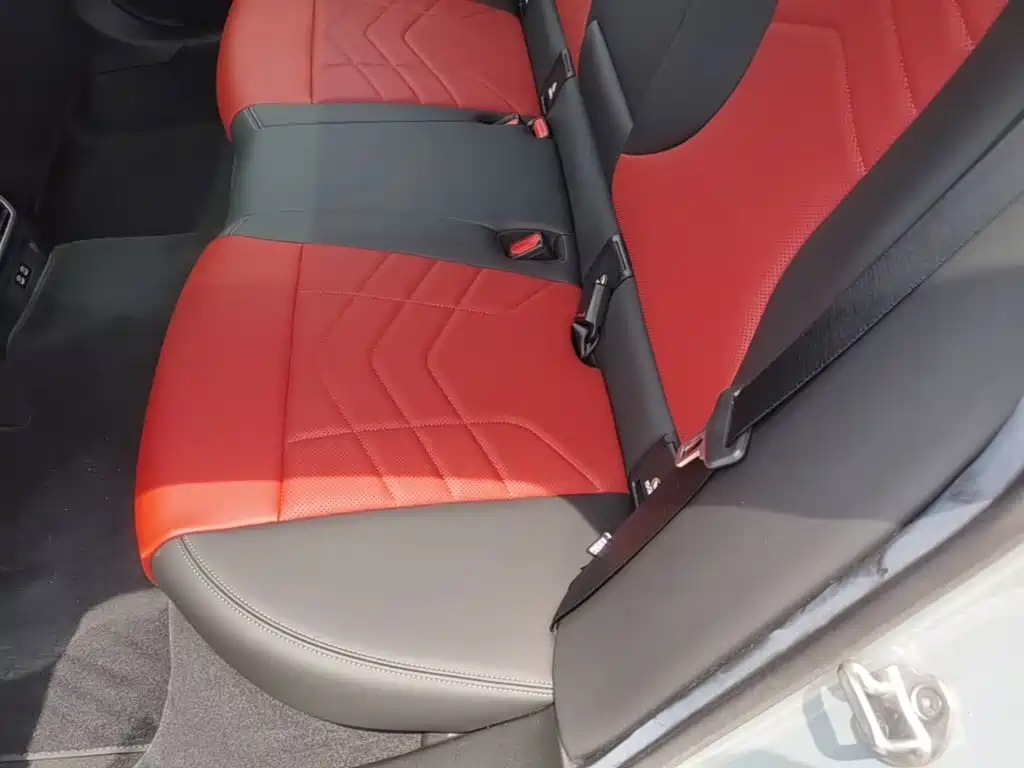 BMW 2 Series 2025 — фото 17