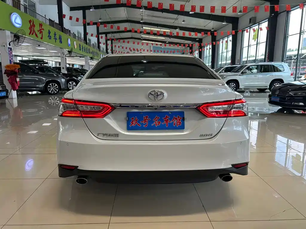 Toyota Camry 2020 — фото 13