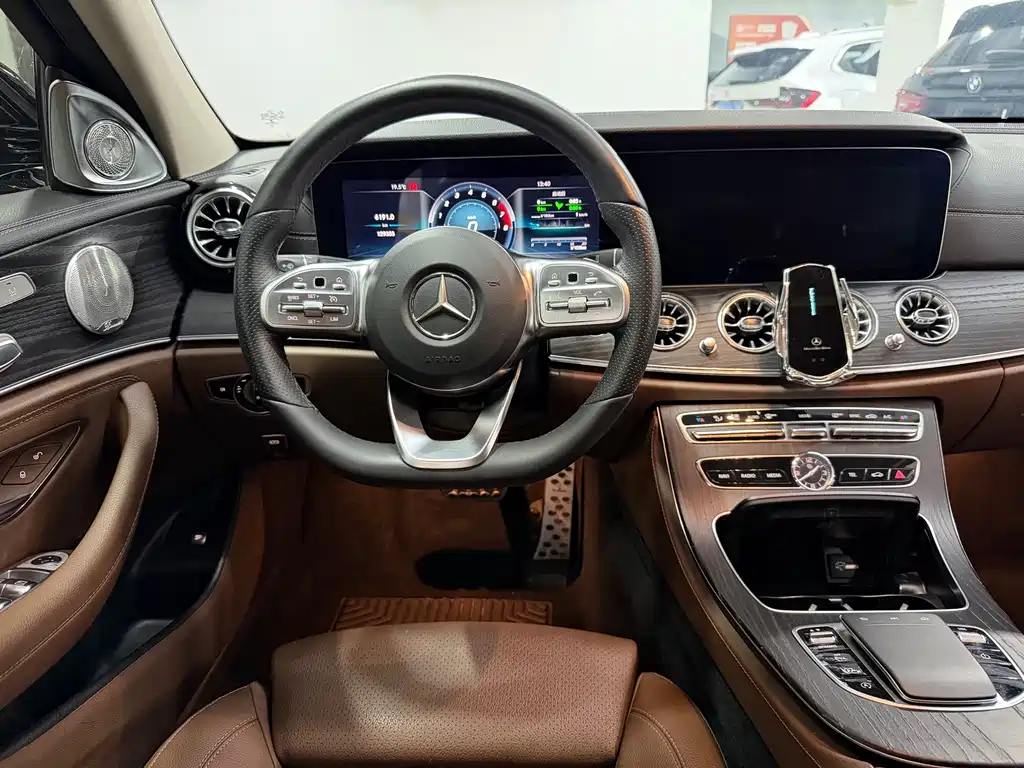 Mercedes-Benz E-Class 2019 — фото 10