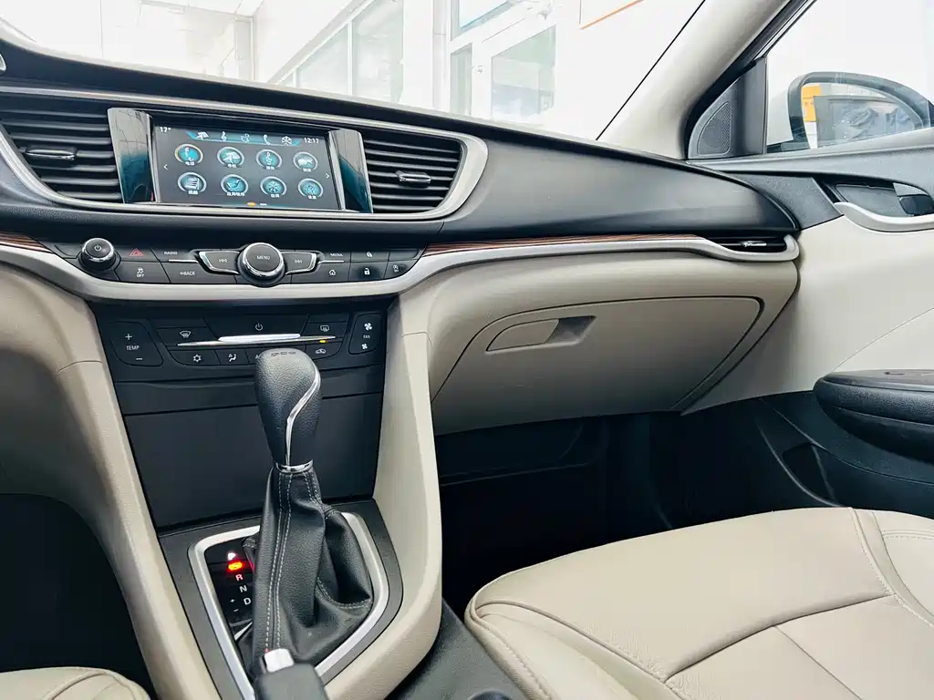 Buick Excelle 2019 — фото 17