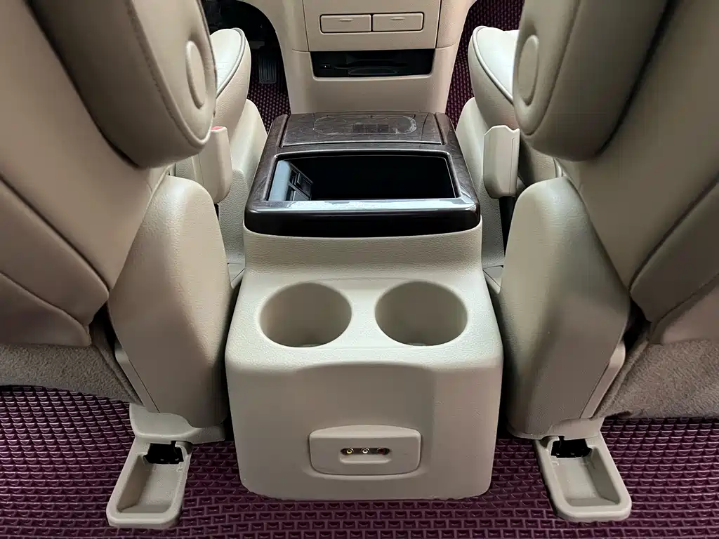 Nissan Quest 2014 — фото 16