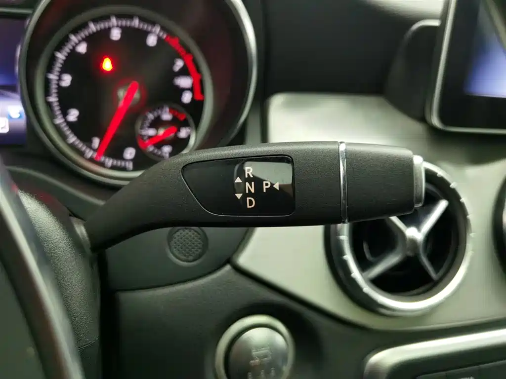Mercedes-Benz CLA 2018 — фото 13