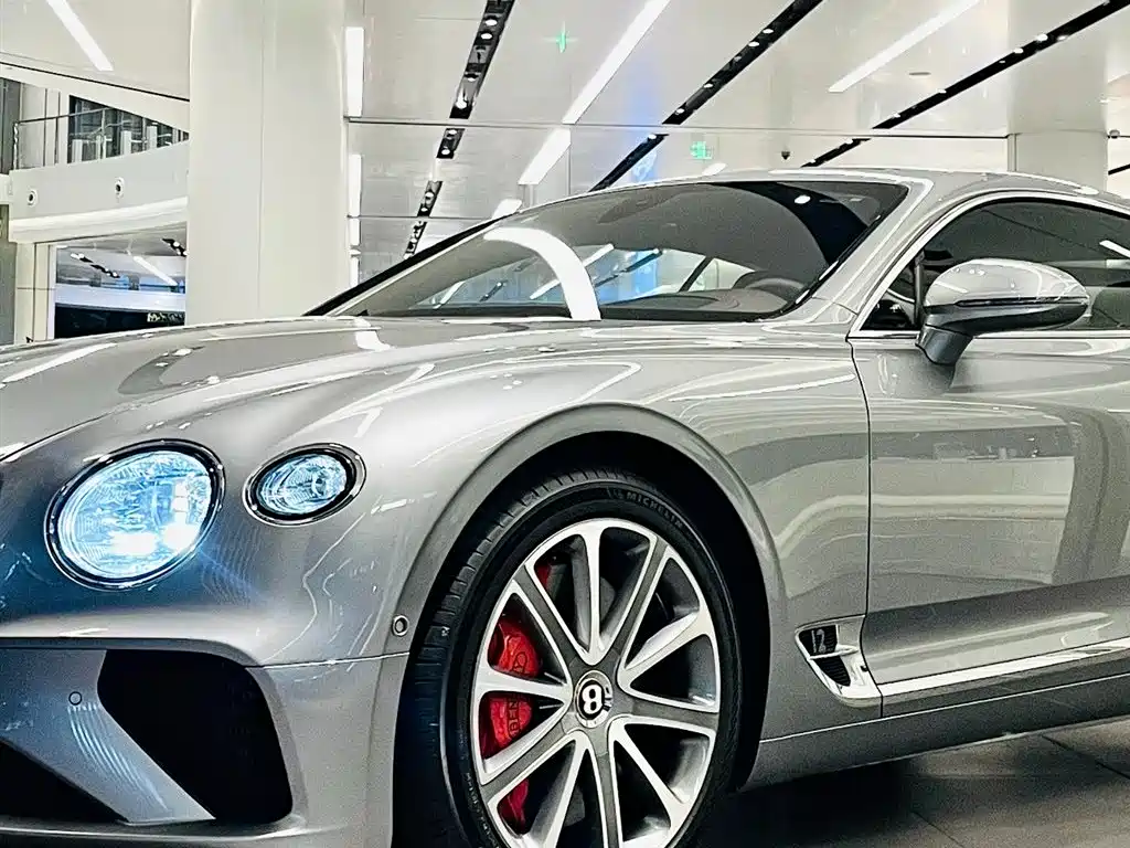Bentley Continental 2020 — фото 8