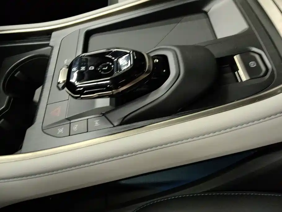 Ford Edge 2024 — фото 16