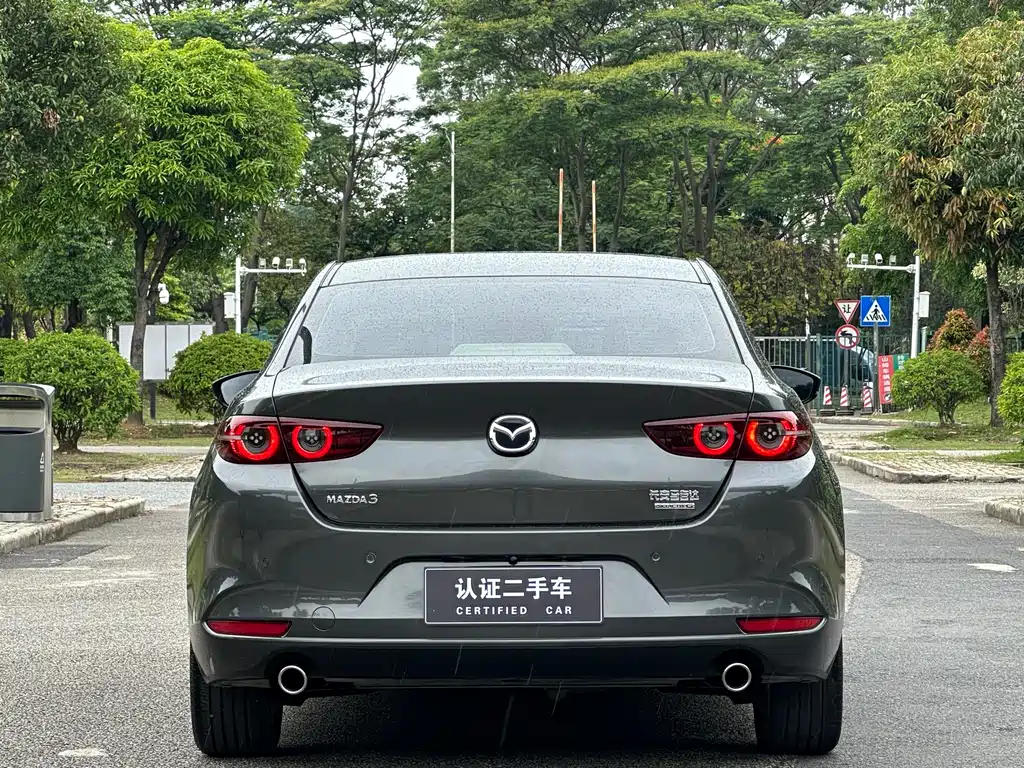 Mazda 3 Axela 2020 — фото 24