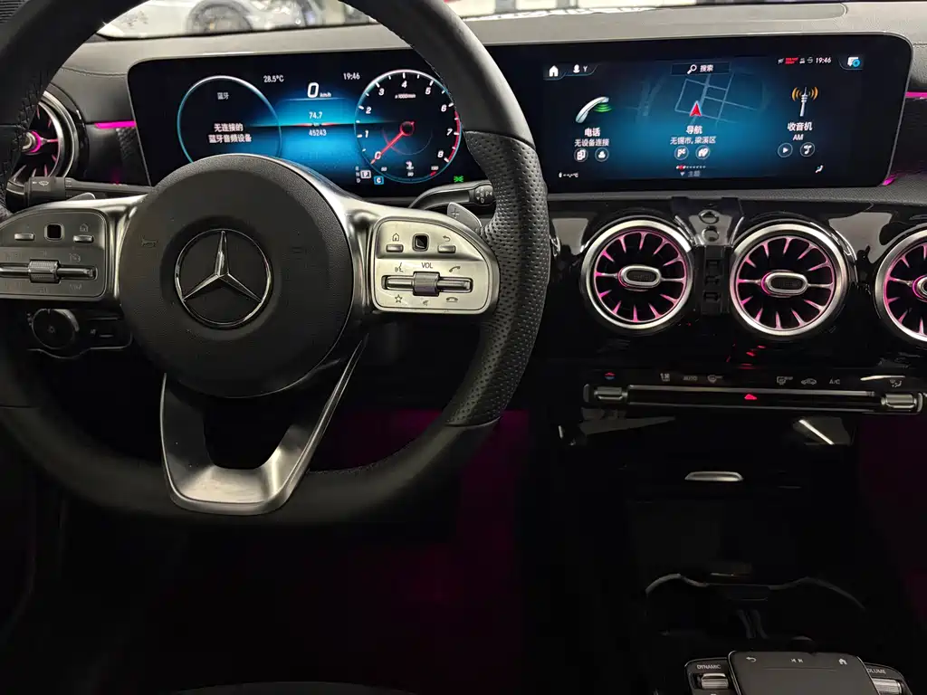 Mercedes-Benz A-Class 2020 — фото 12