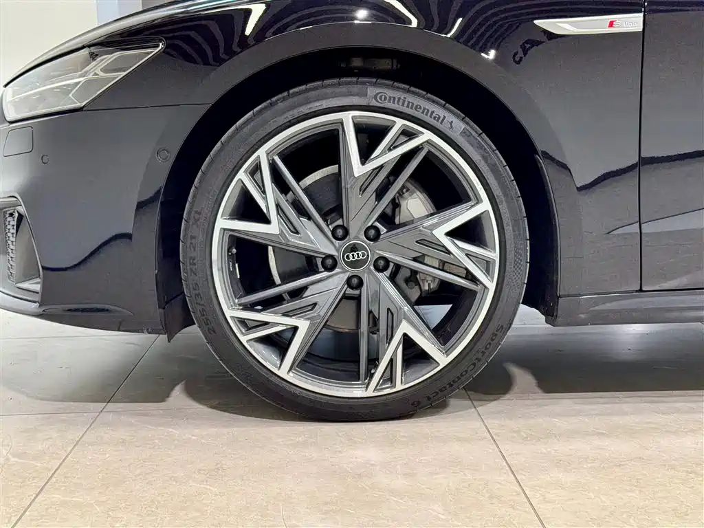Audi A7L 2024 — фото 10