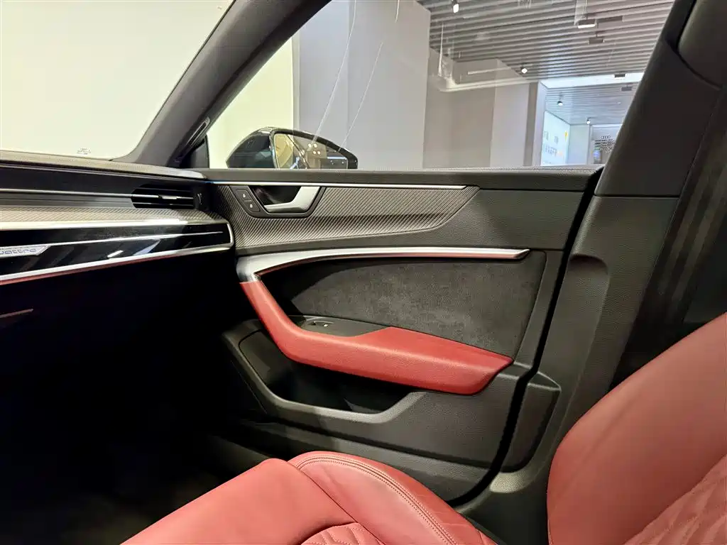 Audi A7L 2024 — фото 25