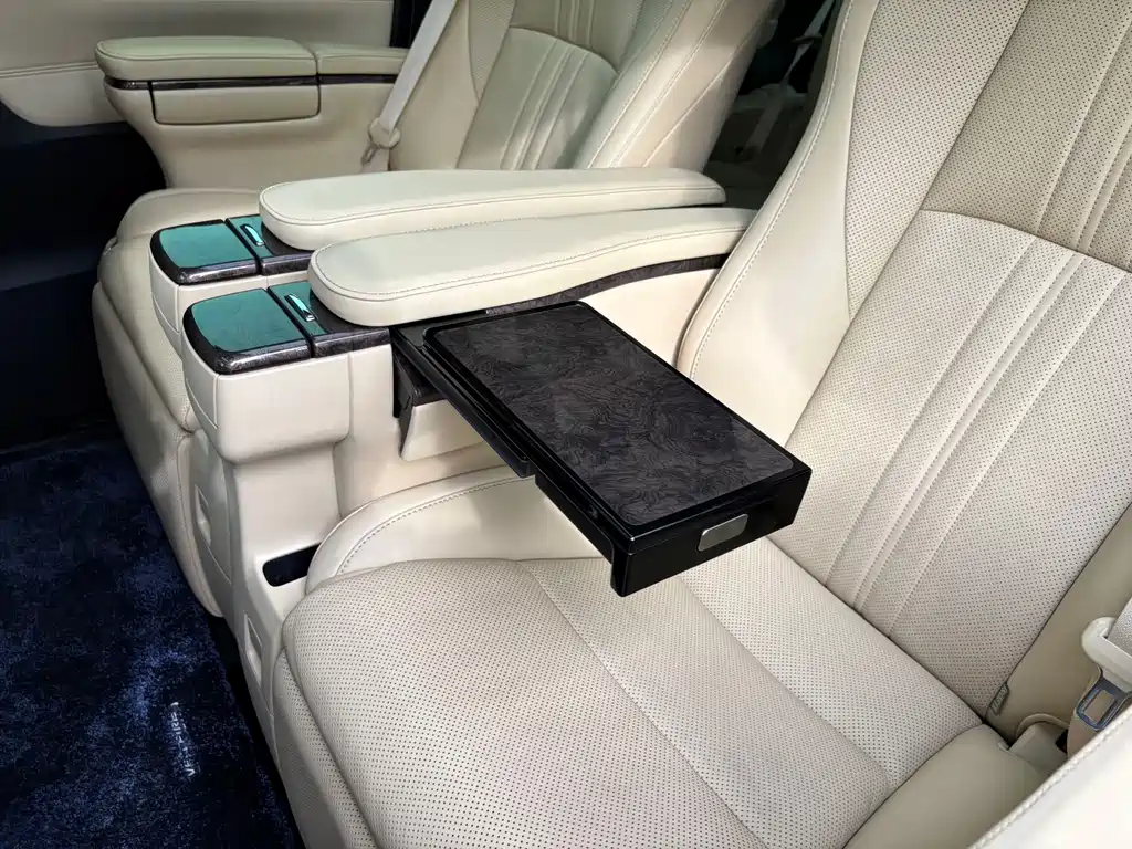Toyota Vellfire 2023 — фото 23