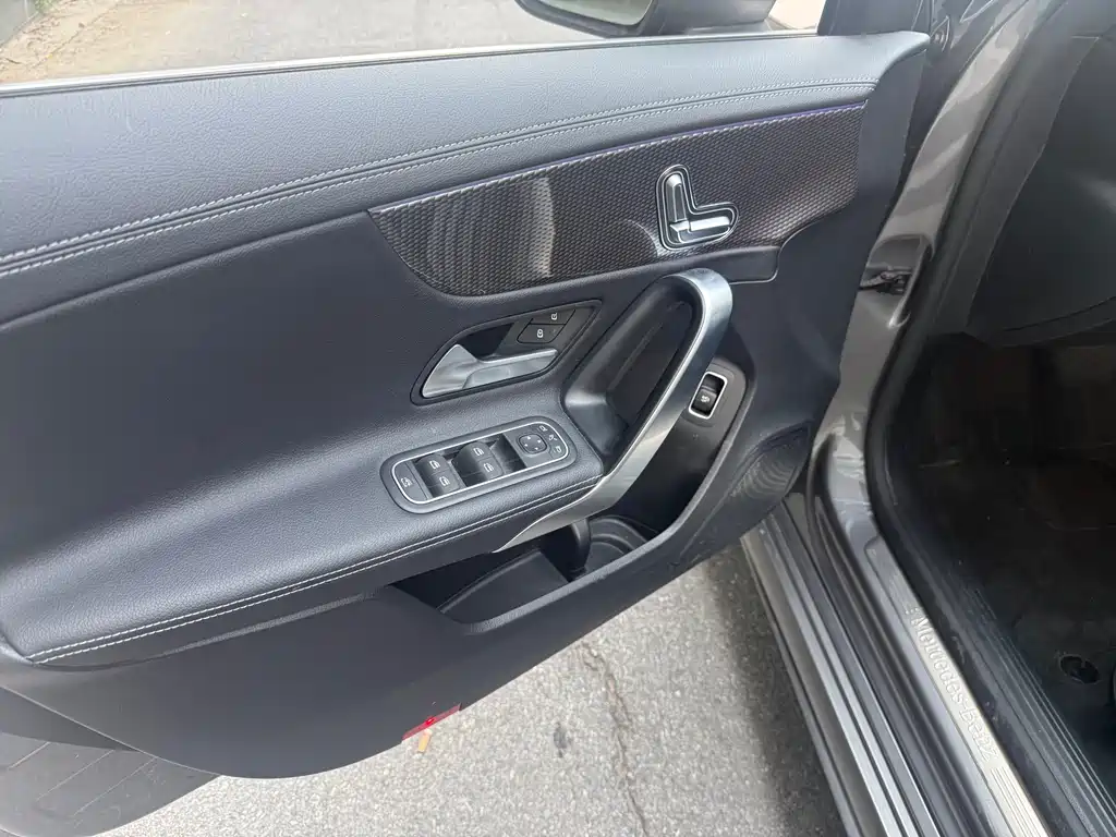 Mercedes-Benz A-Class 2023 — фото 12