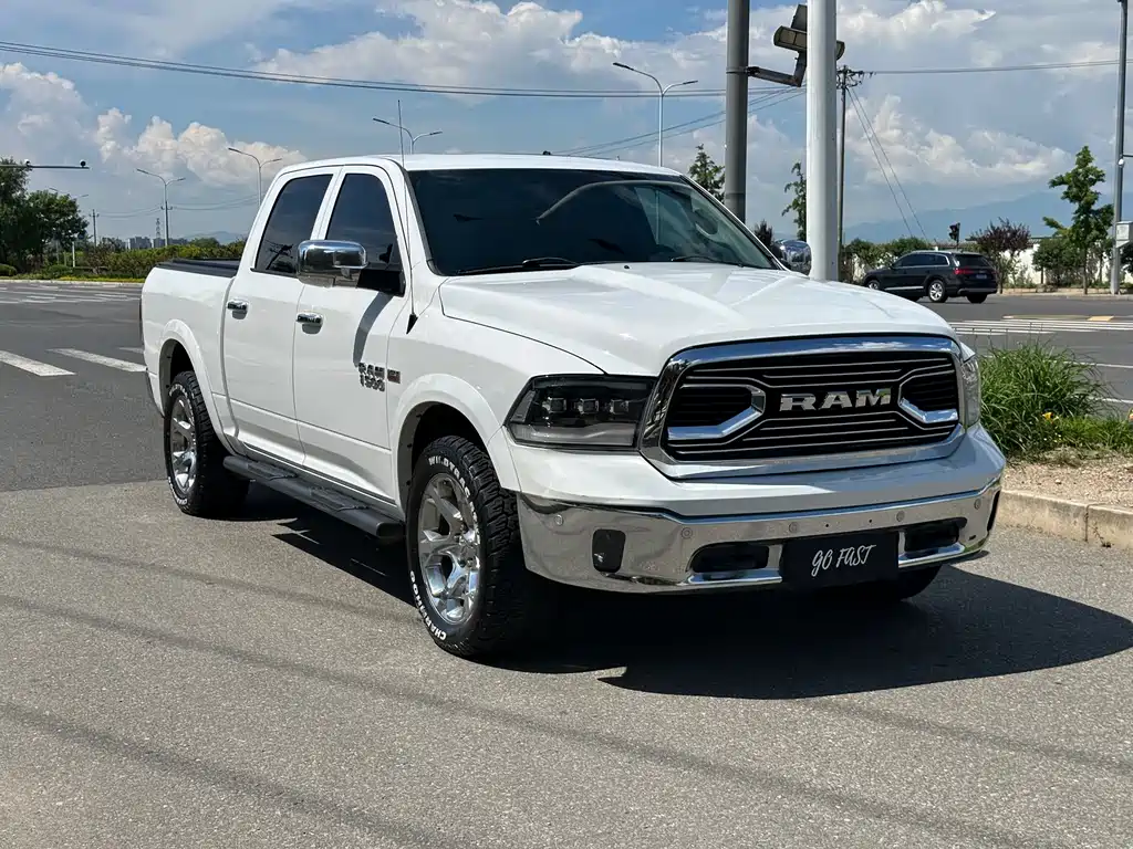 RAM Trucks 2015 — фото 3
