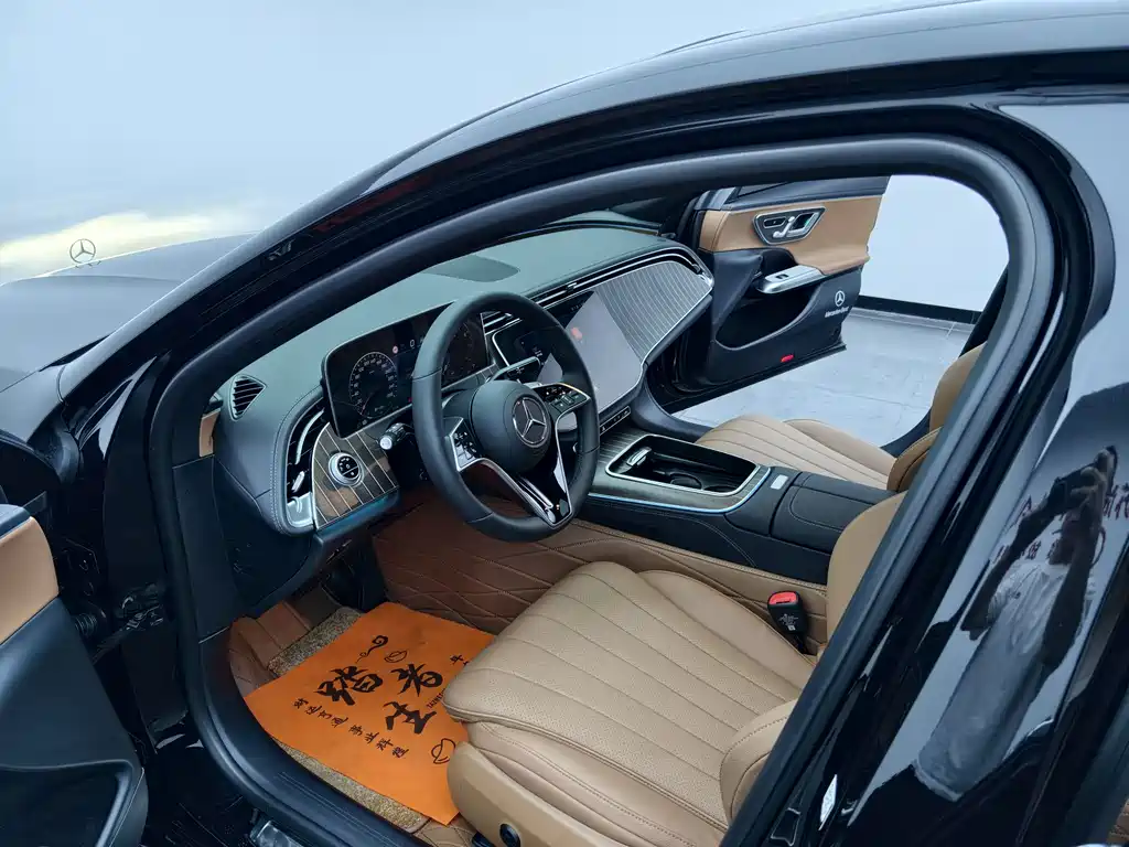 Mercedes-Benz E-Class 2025 — фото 13