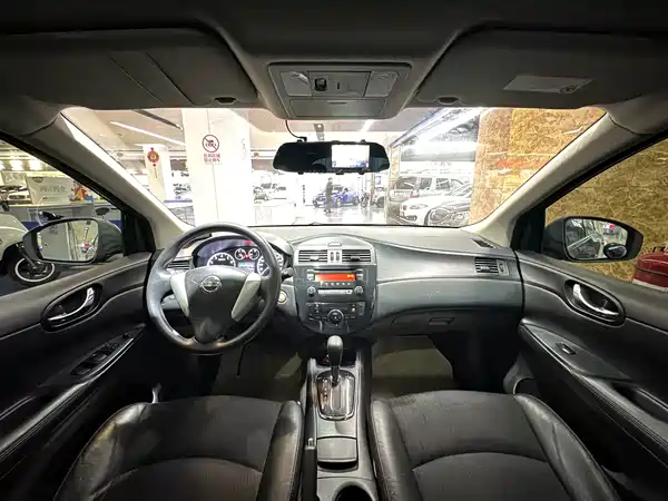 Nissan Tiida 2011