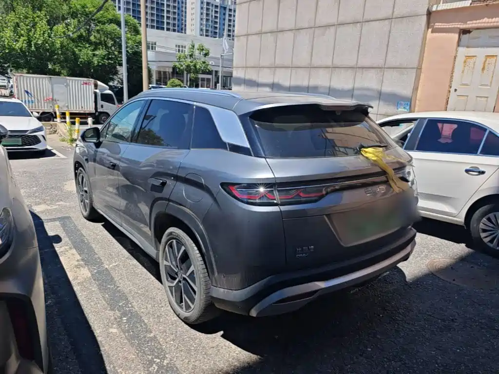 BYD L DM-i 2025 — фото 5
