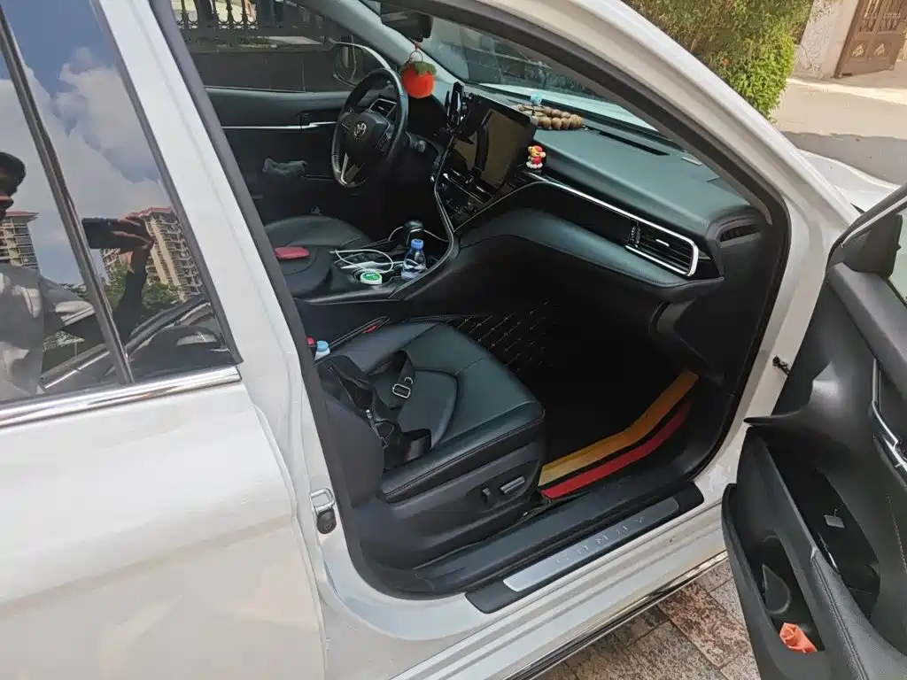 Toyota Camry 2023 — фото 20