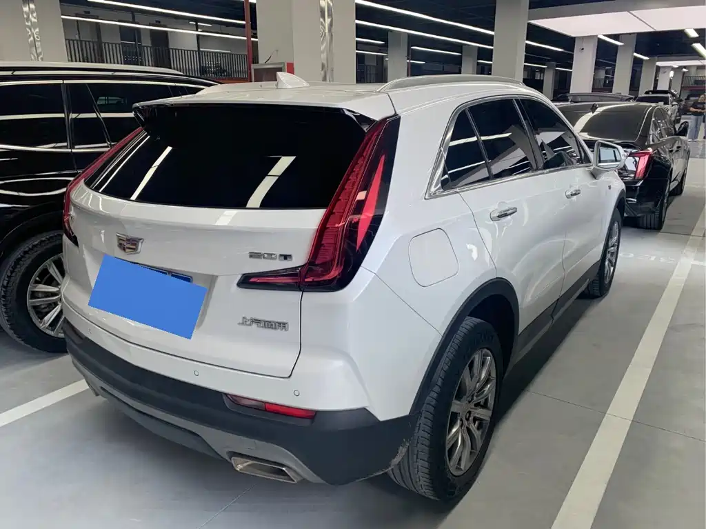 Cadillac XT4 2021 — фото 9