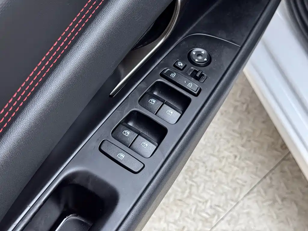 Hyundai Elantra 2022 — фото 15