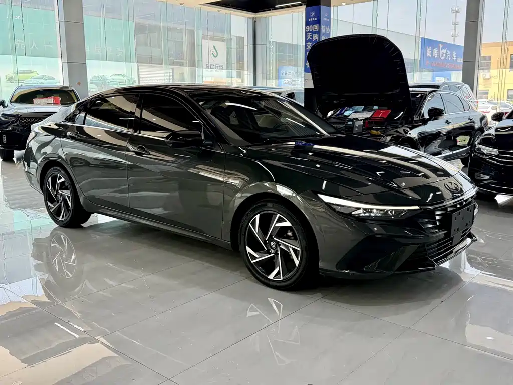 Hyundai Elantra 2023