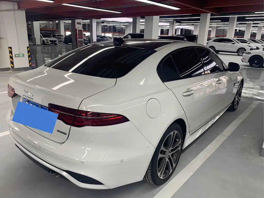 Jaguar XEL 2020 — фото 10