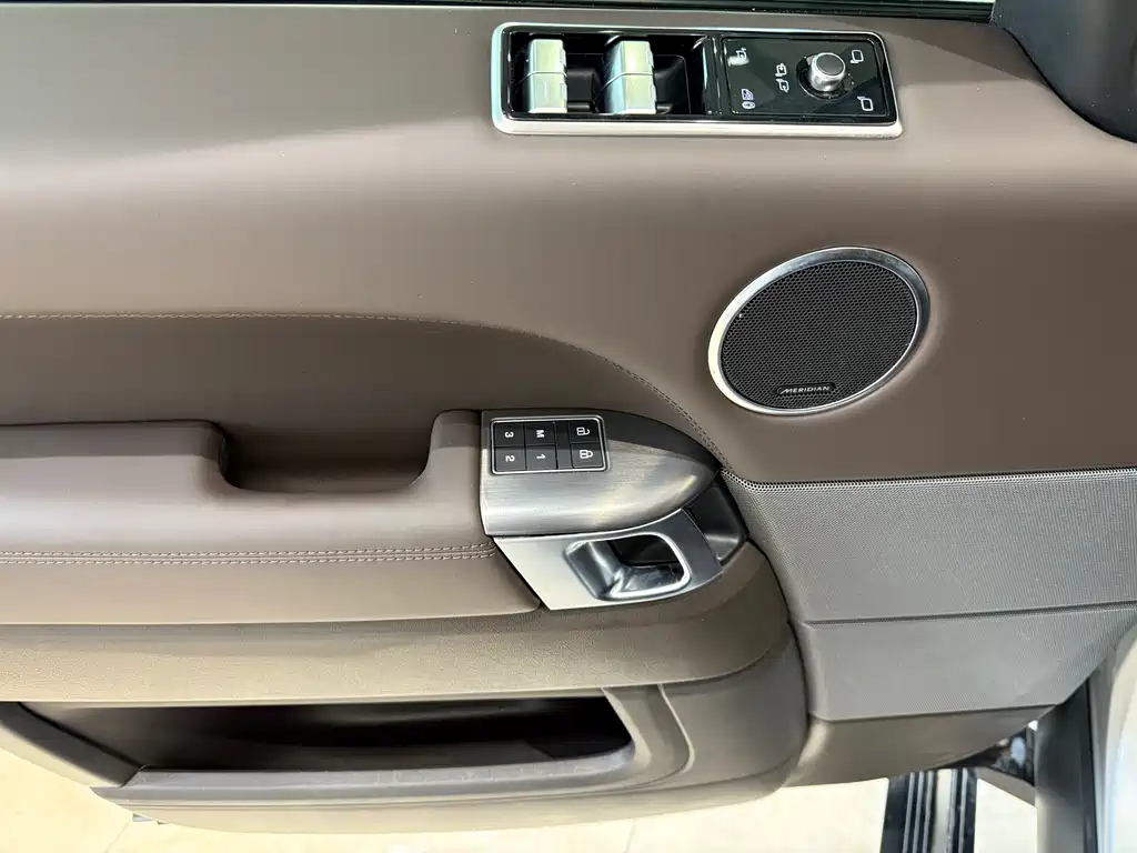 Land Rover Sport PHEV 2021 — фото 10