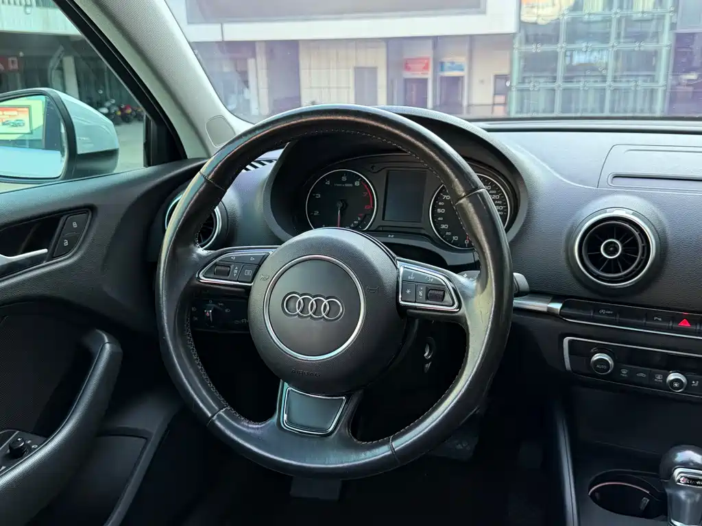 Audi A3 2015 — фото 11