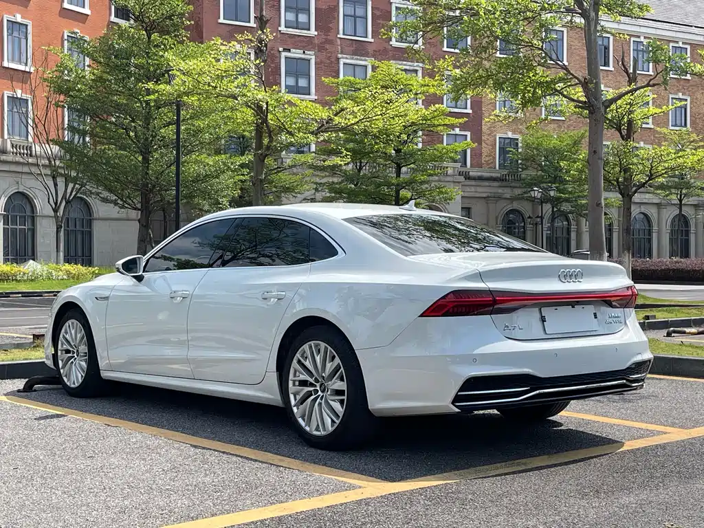 Audi A7L 2023 — фото 6