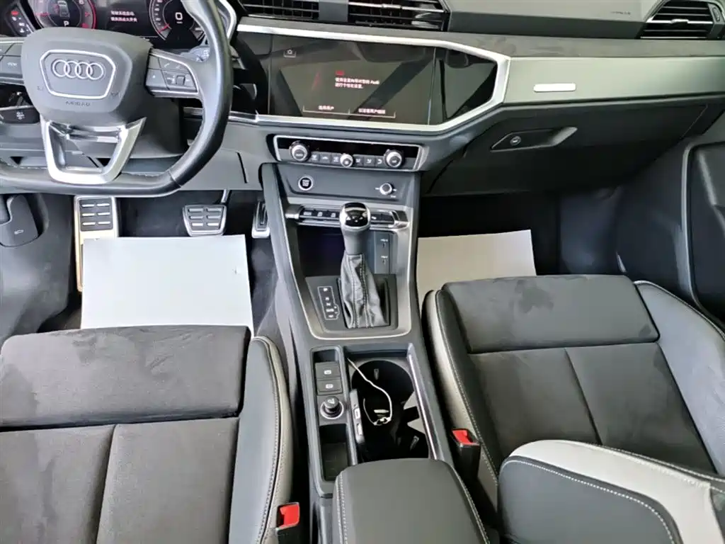 Audi Q3 2023 — фото 14
