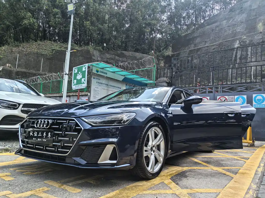 Audi A7L 2023 — фото 15