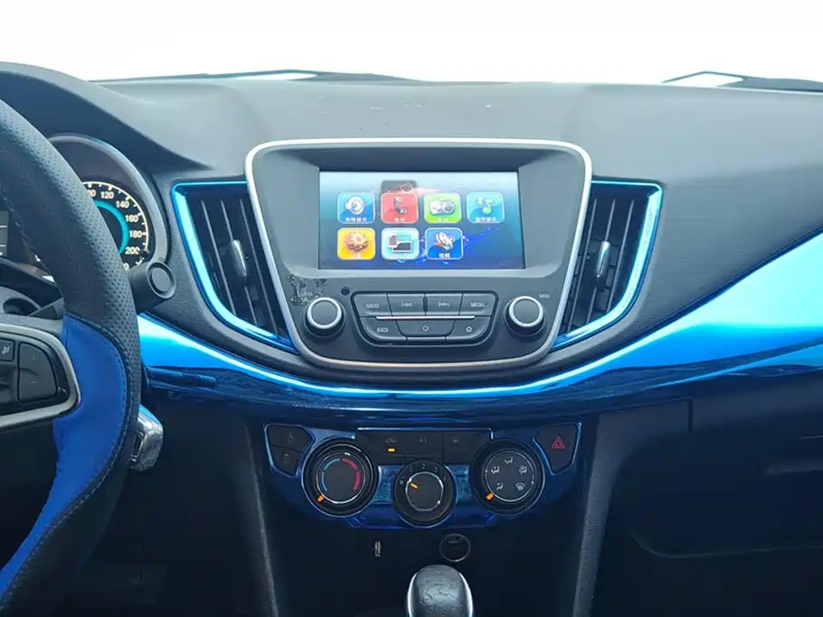 Chevrolet Cavalier 2018 — фото 13