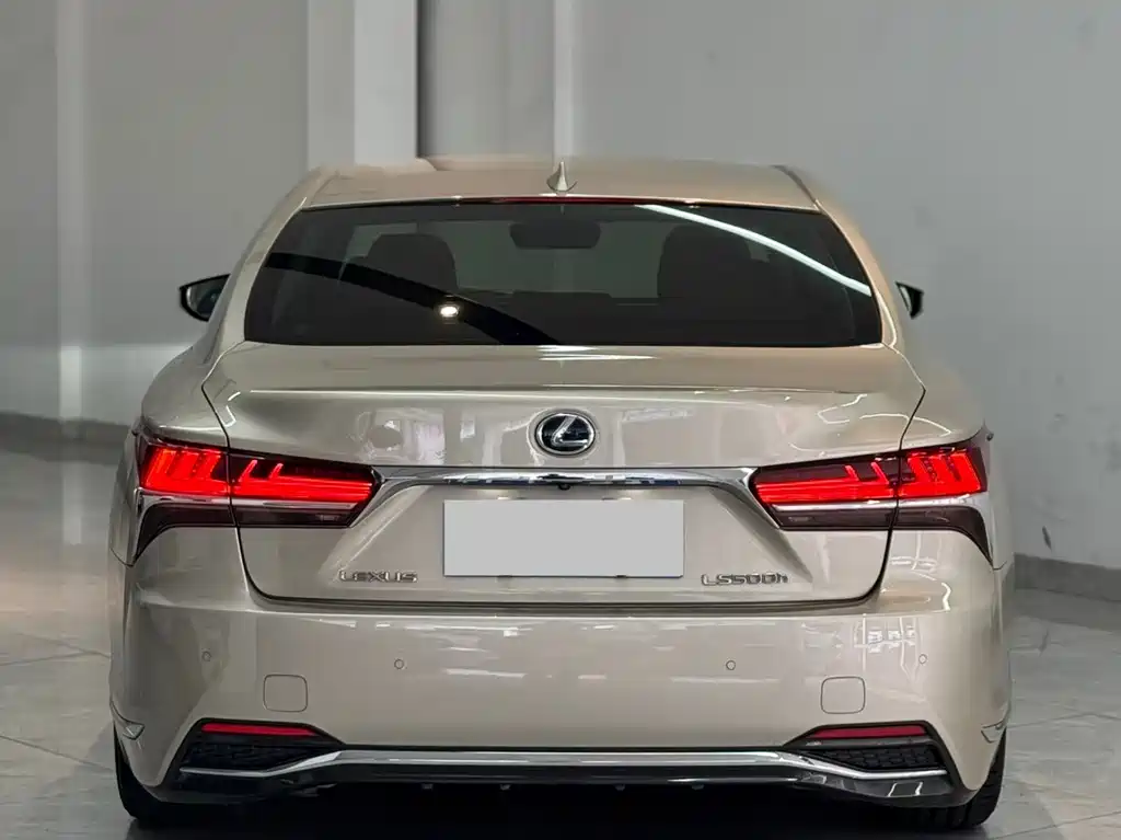 Lexus LS 2018 — фото 7