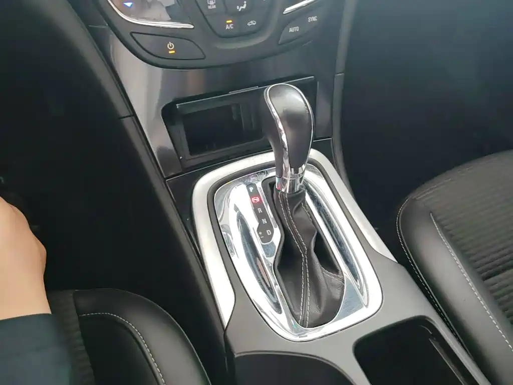 Buick Regal 2015 — фото 14