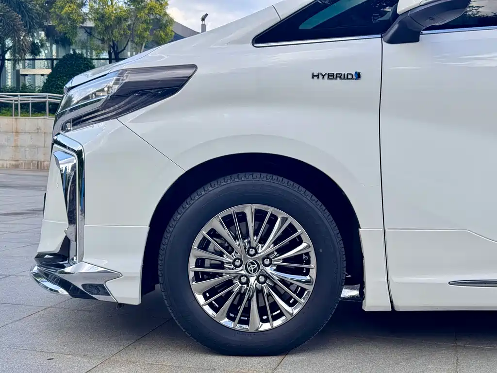 Toyota Alphard 2022 — фото 17